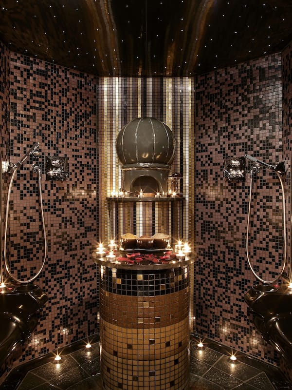 Couples treatment rooms, steam room, body treatments, hydrotherapy