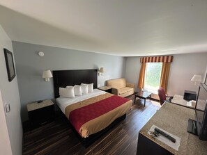 Rom, 1 kingsize-seng, tilgjengelighetstilpasset, ikke-røyk | Safe på rommet, skrivebord, strykejern/-brett og barnesenger (inkludert)