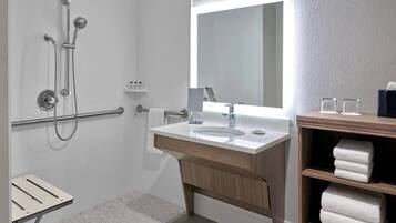 Combined shower/bathtub, eco-friendly toiletries, hair dryer, towels