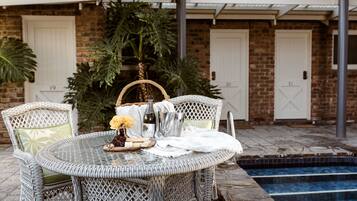 Frühstück, Mittagessen, Abendessen, Speisen im Freien