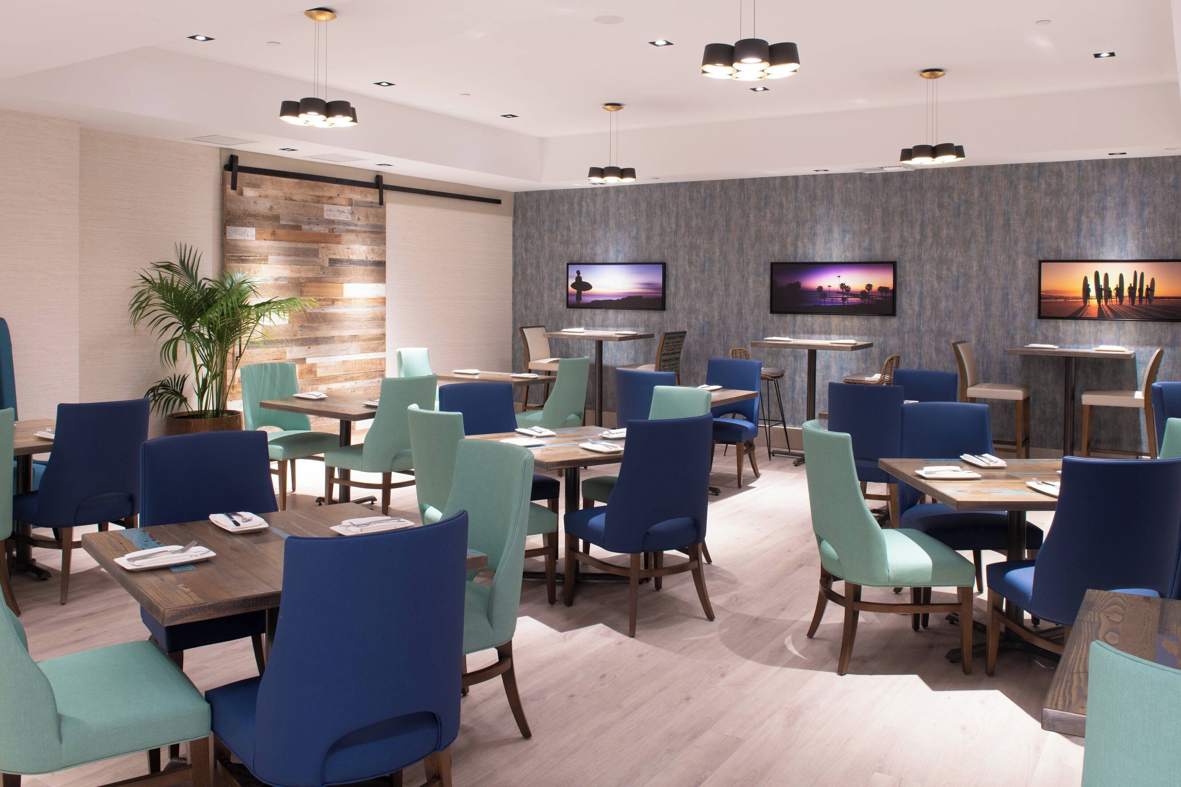 breakfast, lunch, dinner served; californian cuisine