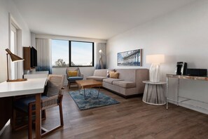 TV LCD 32 polegadas com canais a cabo, TV, filmes pagos