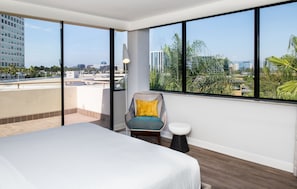 Egyptian cotton sheets, premium bedding, pillow-top beds, in-room safe