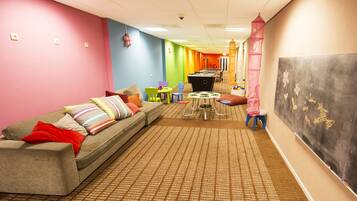Children’s play area – indoor