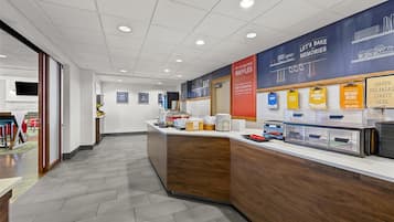 Café da manhã grátis todos os dias