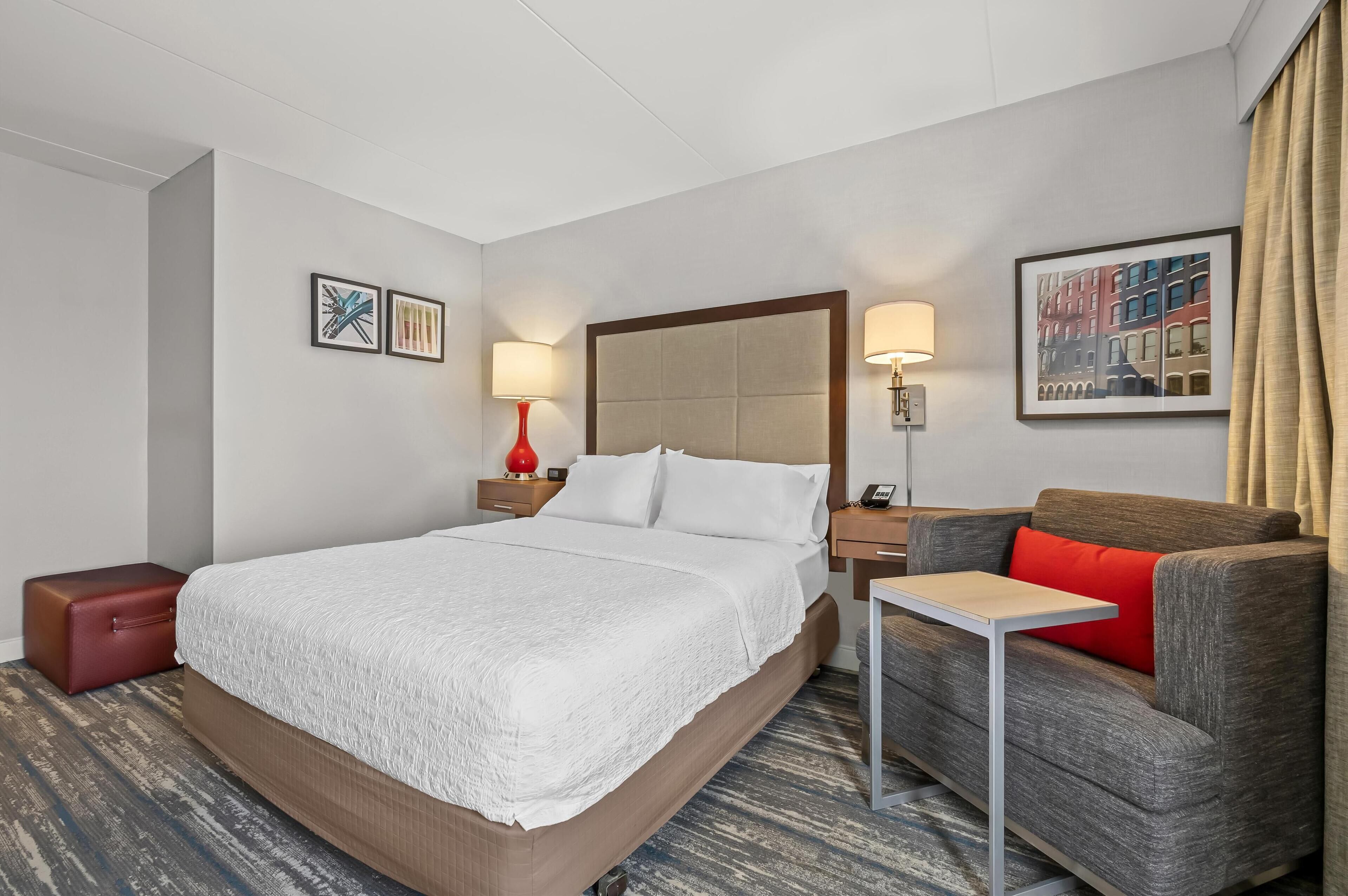 room, 1 queen bed, accessible, non smoking | in-room safe, blackout curtains, iron/ironing board