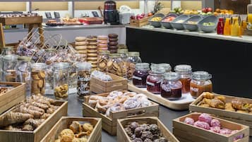 Daily buffet breakfast (EUR 20.5 per person)