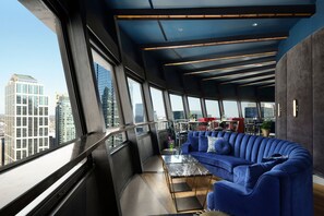 2 bars/lounges, rooftop bar