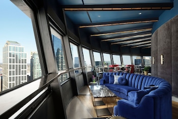 2 bars/lounges, rooftop bar at Sheraton Grand Nashville Downtown