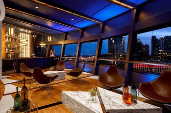 2 bars/lounges, rooftop bar at Sheraton Grand Nashville Downtown
