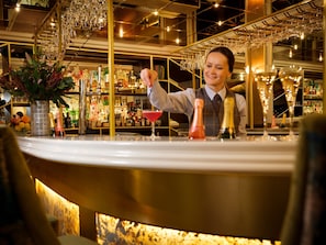 2 restaurantes: opção de café da manhã, almoço e jantar