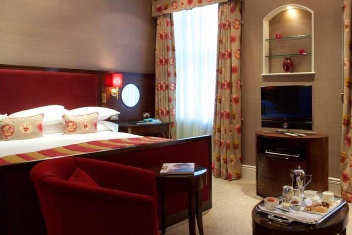 Literie de qualité, minibar, coffre-fort, bureau