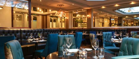 2 restaurants, breakfast served