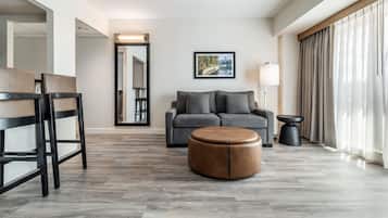 Suite, 1 King Bed with Sofa bed, Kitchenette, Corner | Living area