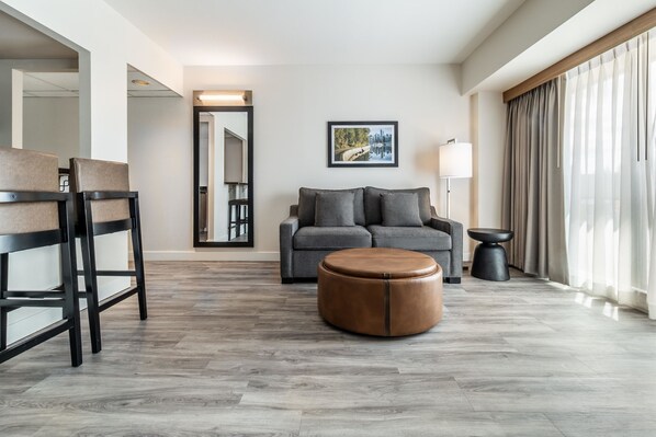Suite, 1 King Bed with Sofa bed, Kitchenette, Corner | Living area | 50-inch Smart TV with cable channels - Atrium Hotel Vancouver (Vancouver)