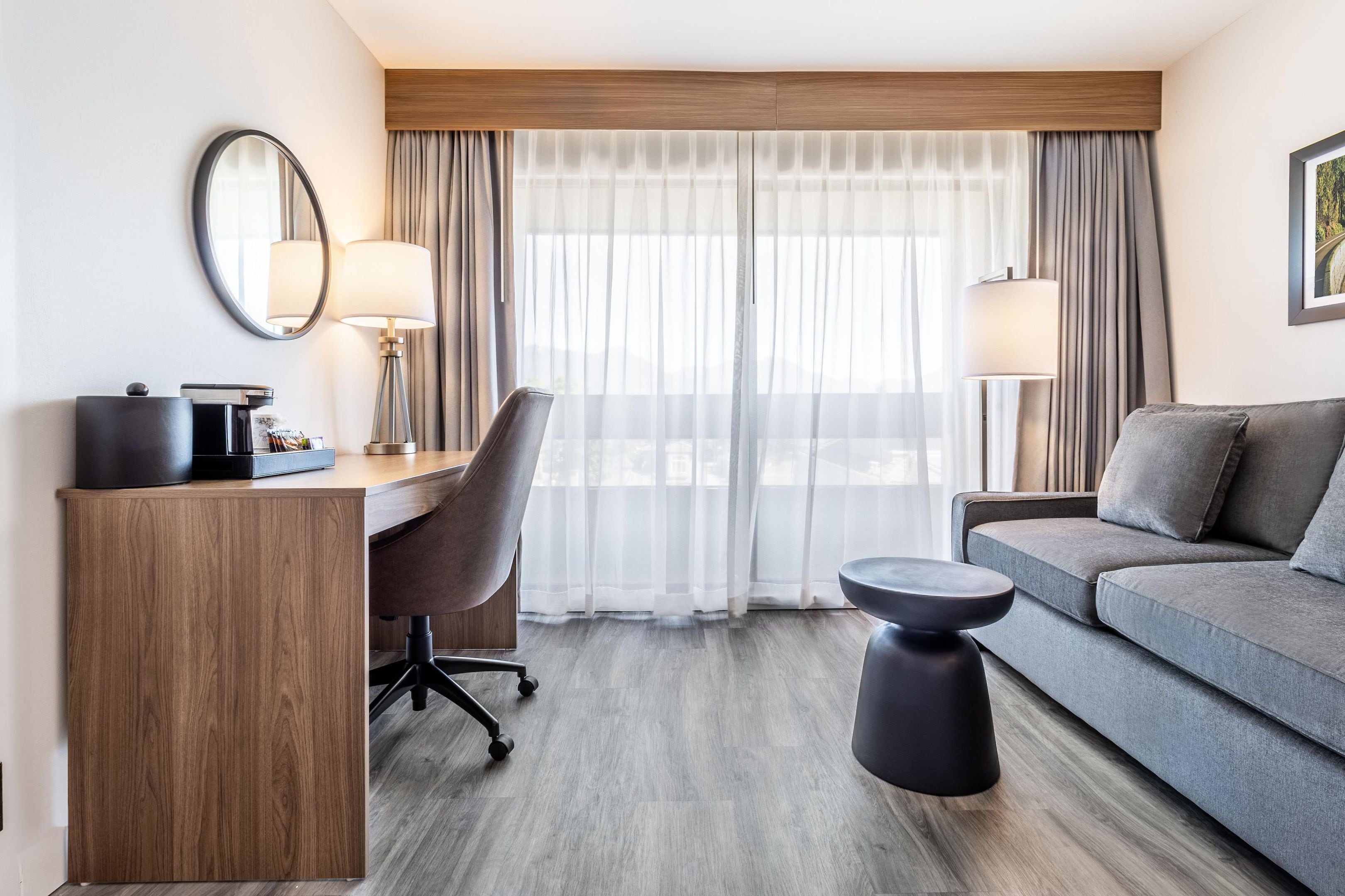 Photo - Atrium Hotel Vancouver