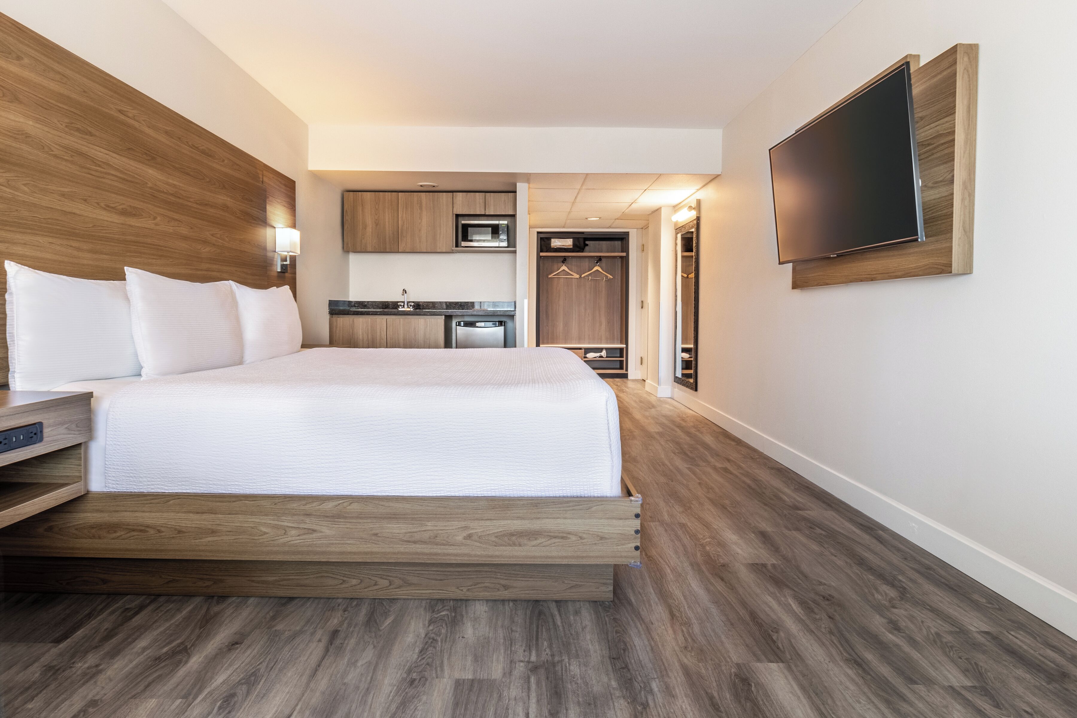 Photo - Atrium Hotel Vancouver