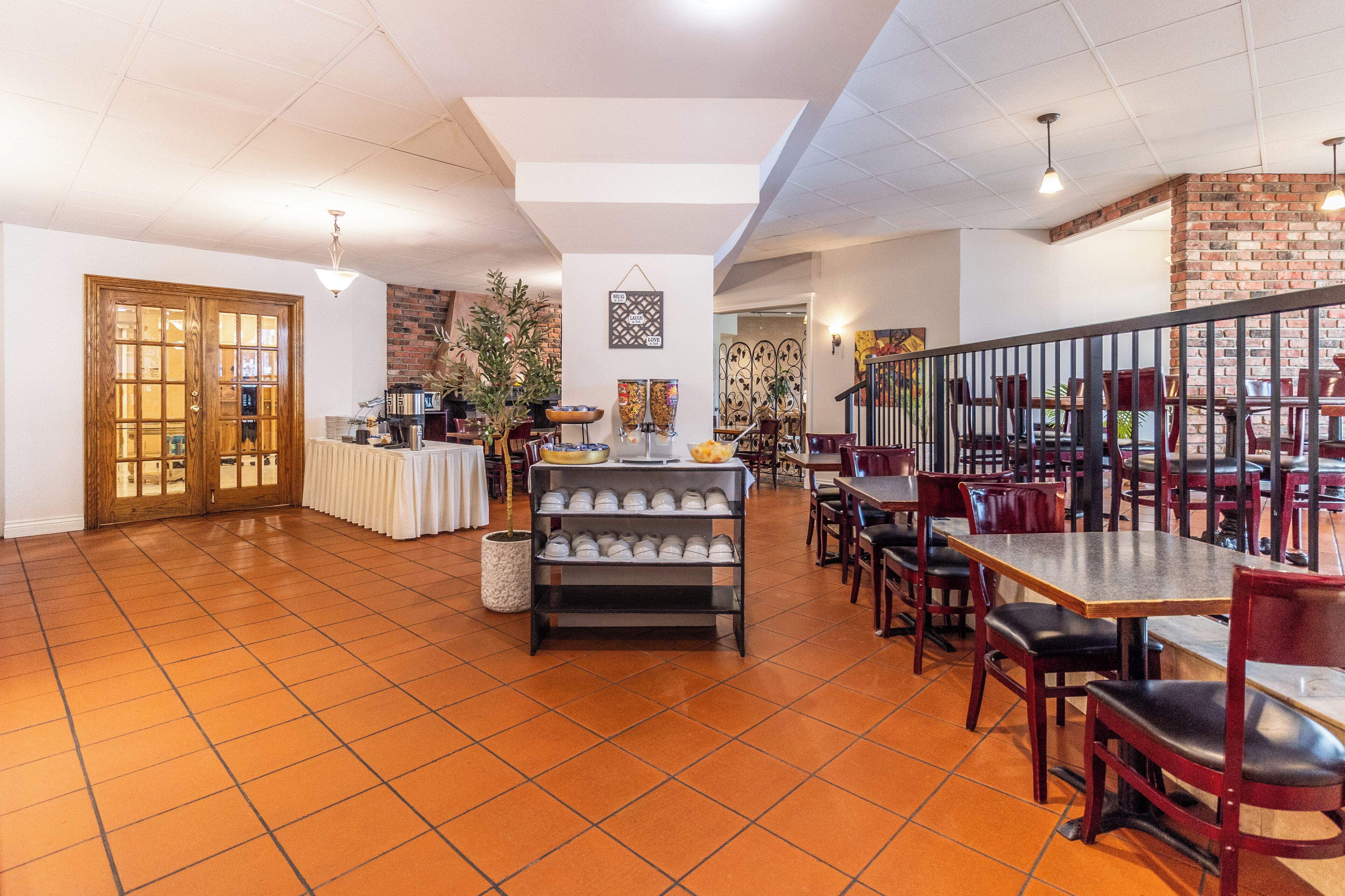 Photo - Atrium Hotel Vancouver