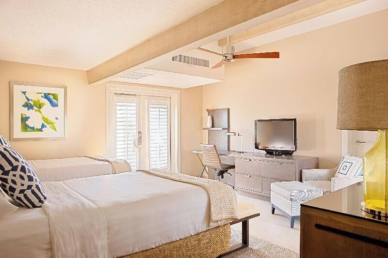Premium bedding, in-room safe, desk, blackout drapes
