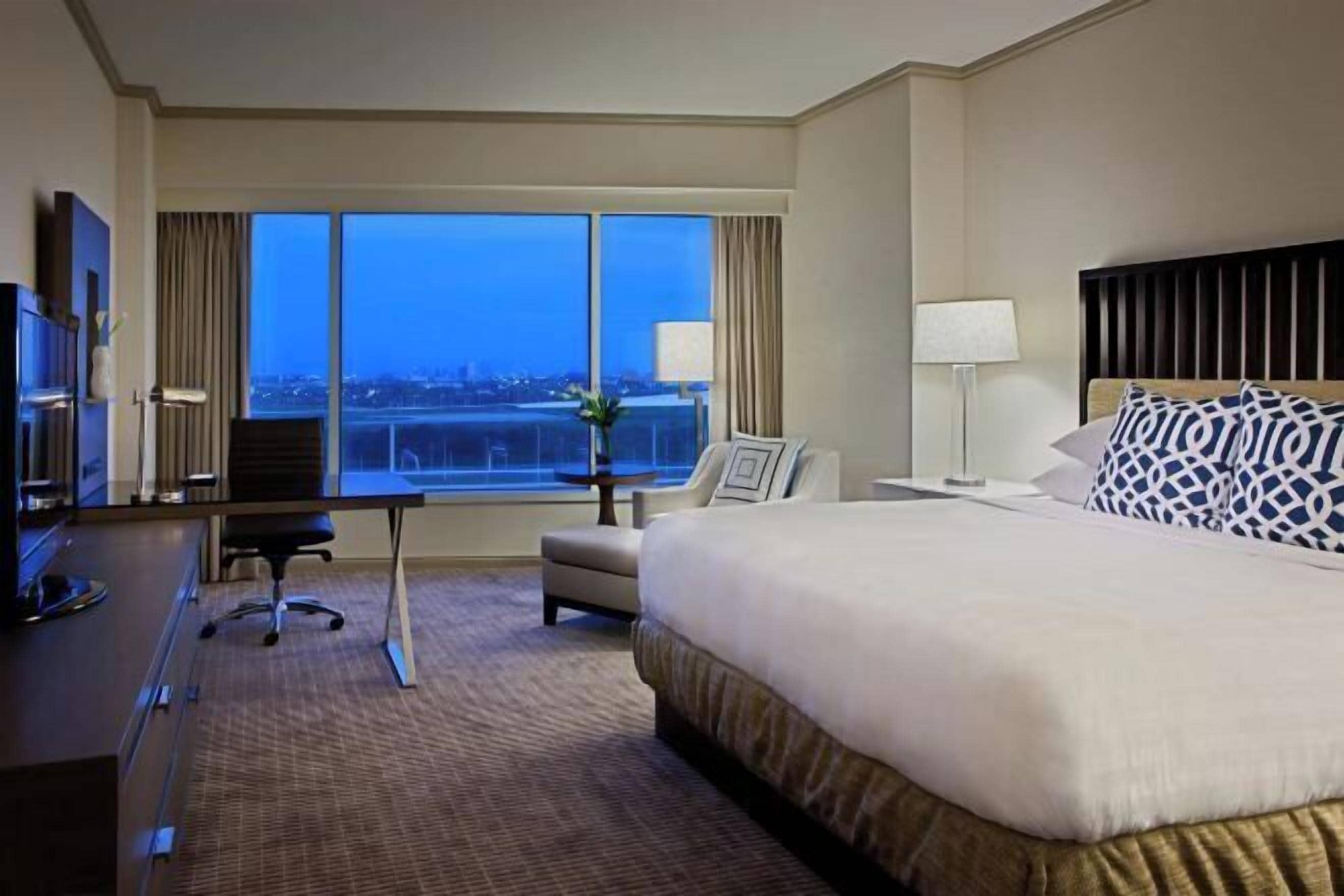 Premium bedding, in-room safe, desk, blackout curtains