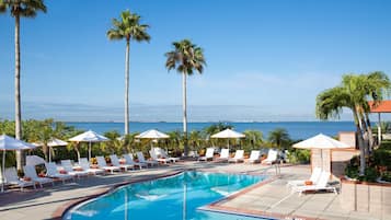 2 piscinas al aire libre