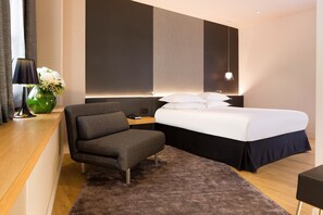 行政客房, 1 張加大雙人床, 非吸煙房 | 房內夾萬、獨特裝修、書桌、遮光窗簾/窗簾