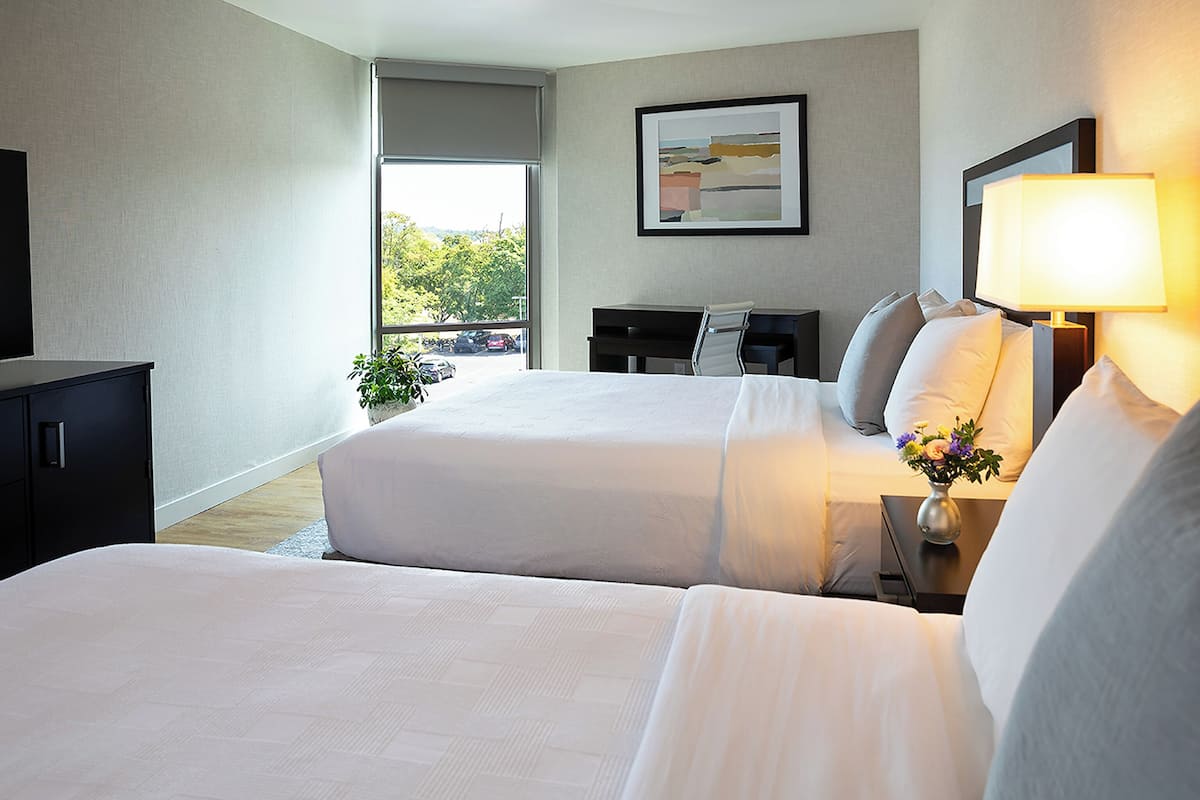 premium bedding, in-room safe, desk, laptop workspace