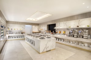 Daily buffet breakfast (CHF 29 per person)