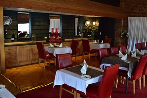 Dining - Golden Age Motor Inn Queanbeyan (Queanbeyan East)