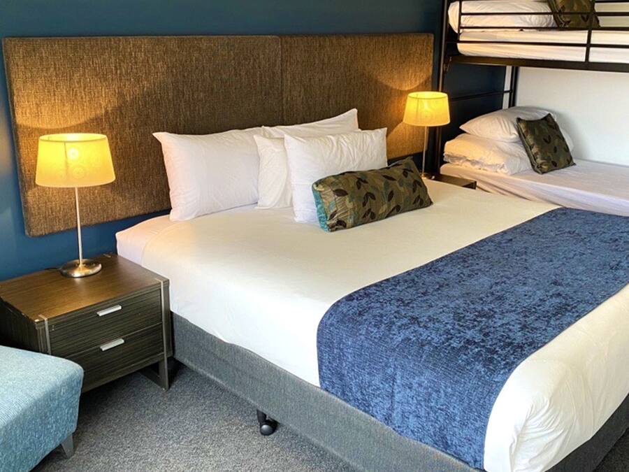 Pillowtop beds, minibar, desk, laptop workspace