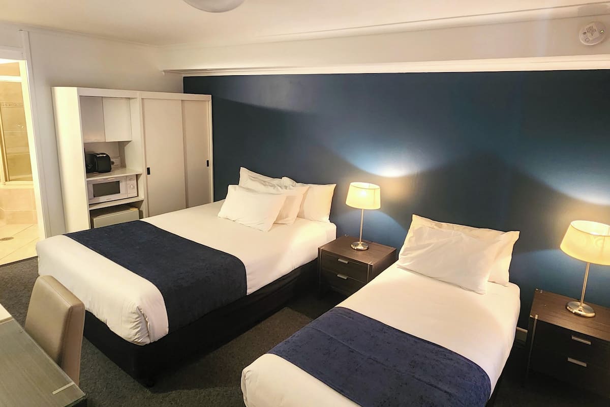 Queen Spa Room (No Pets) | 1 bedroom, pillow-top beds, minibar, individually decorated