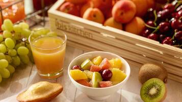 매일 뷔페 아침 식사(1인당 EUR 12.9)