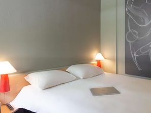 Standard-Doppelzimmer, 1 Doppelbett | Hochwertige Bettwaren, Schreibtisch, schallisolierte Zimmer