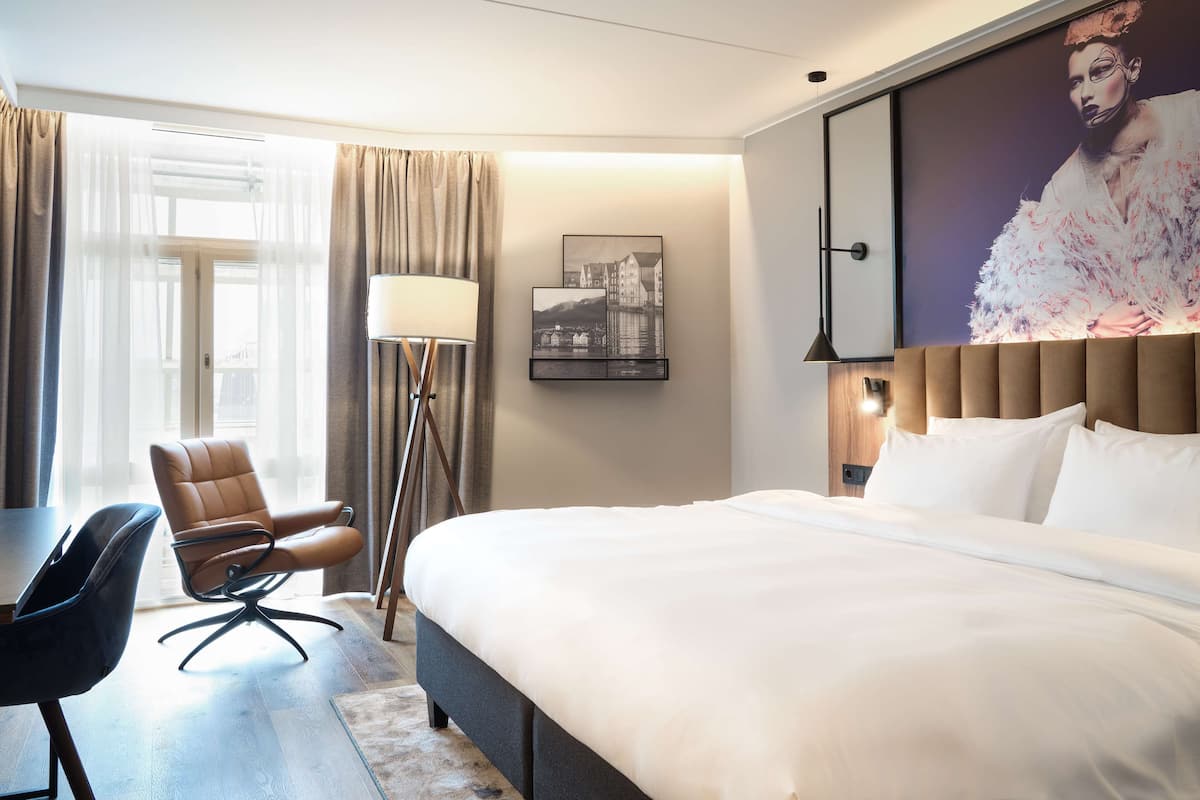 Habitación superior | Ropa de cama hipoalergénica y minibar