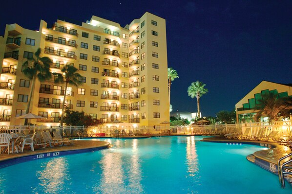 Indoor pool, 2 outdoor pools