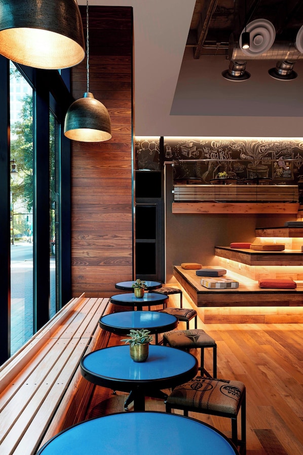 Aamiainen, lounas ja illallinen; amerikkalainen keittiö