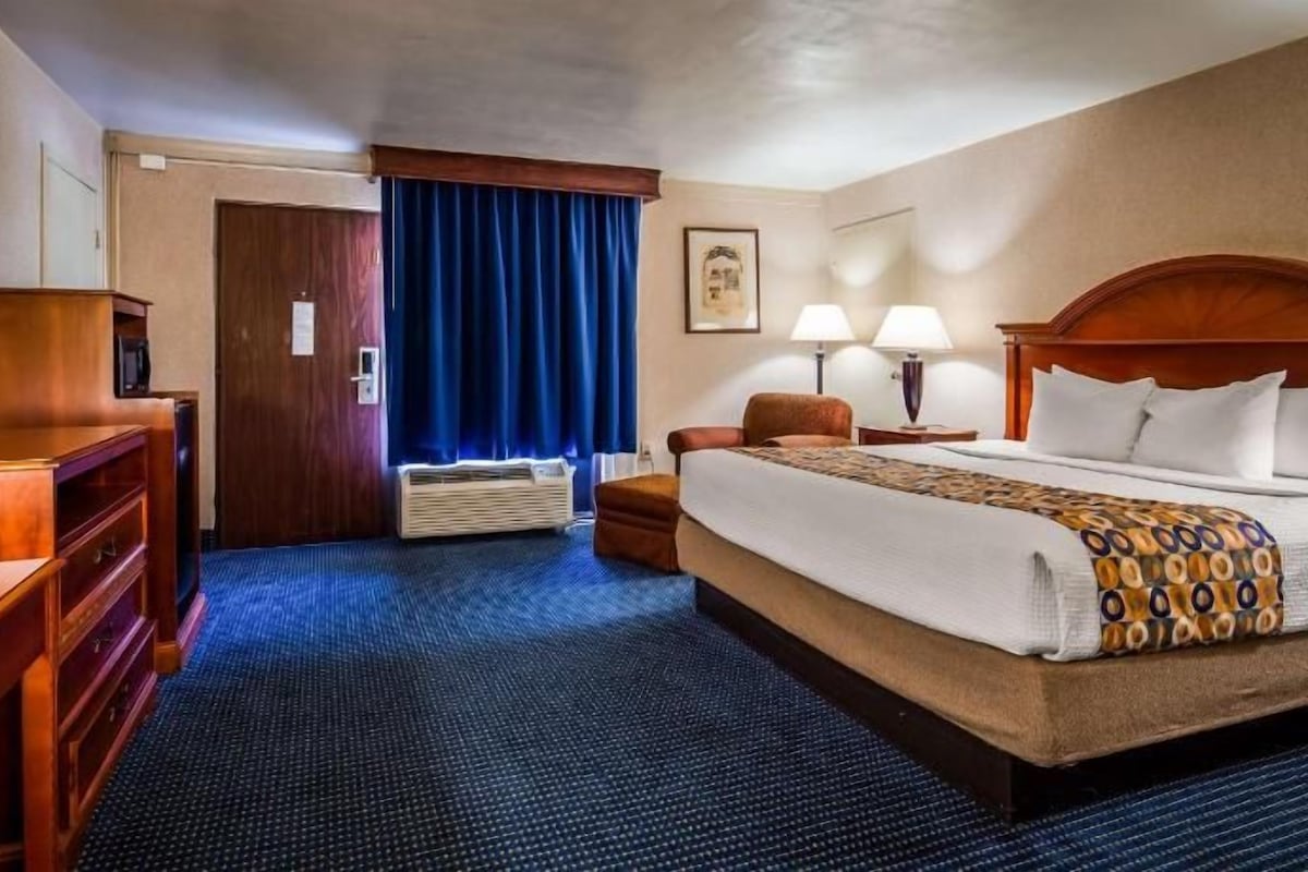 In-room safe, blackout drapes, iron/ironing board, WiFi (free)