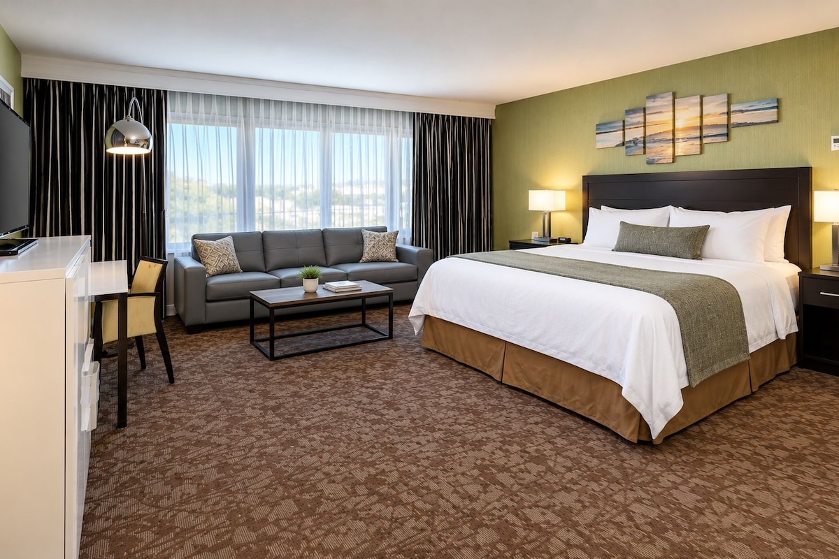Deluxe Room, 1 King Bed