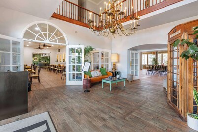 Best Western Plus Hill House