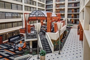 Petit déjeuner, déjeuner et dîner servis sur place