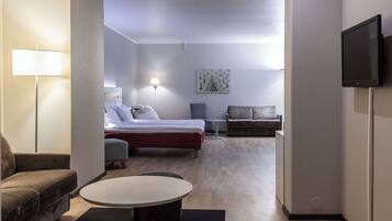 Superior Room (Plus) | In-room safe, desk, blackout drapes, cribs (free)