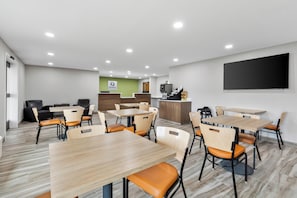 Déjeuner continental gratuit tous les jours