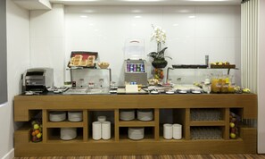 Daily buffet breakfast (EUR 12 per person) - Muralto Madrid Princesa (Madrid)