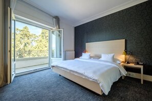 Superior Double Room (King) | In-room safe, blackout curtains, iron/ironing board, free WiFi - Hotel Mon Repos (Geneva)
