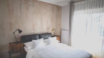 Apartment, 1 Bedroom | In-room safe, blackout drapes, iron/ironing board, free WiFi