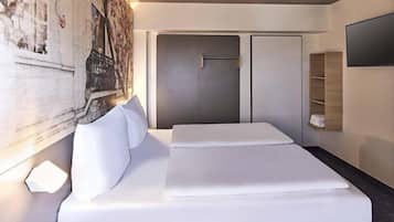 Desk, blackout drapes, soundproofing, WiFi (free)