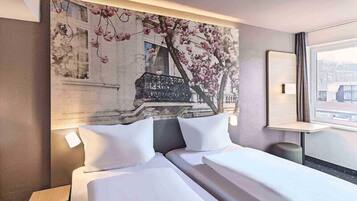 Twin Room | Desk, blackout drapes, soundproofing, WiFi (free)