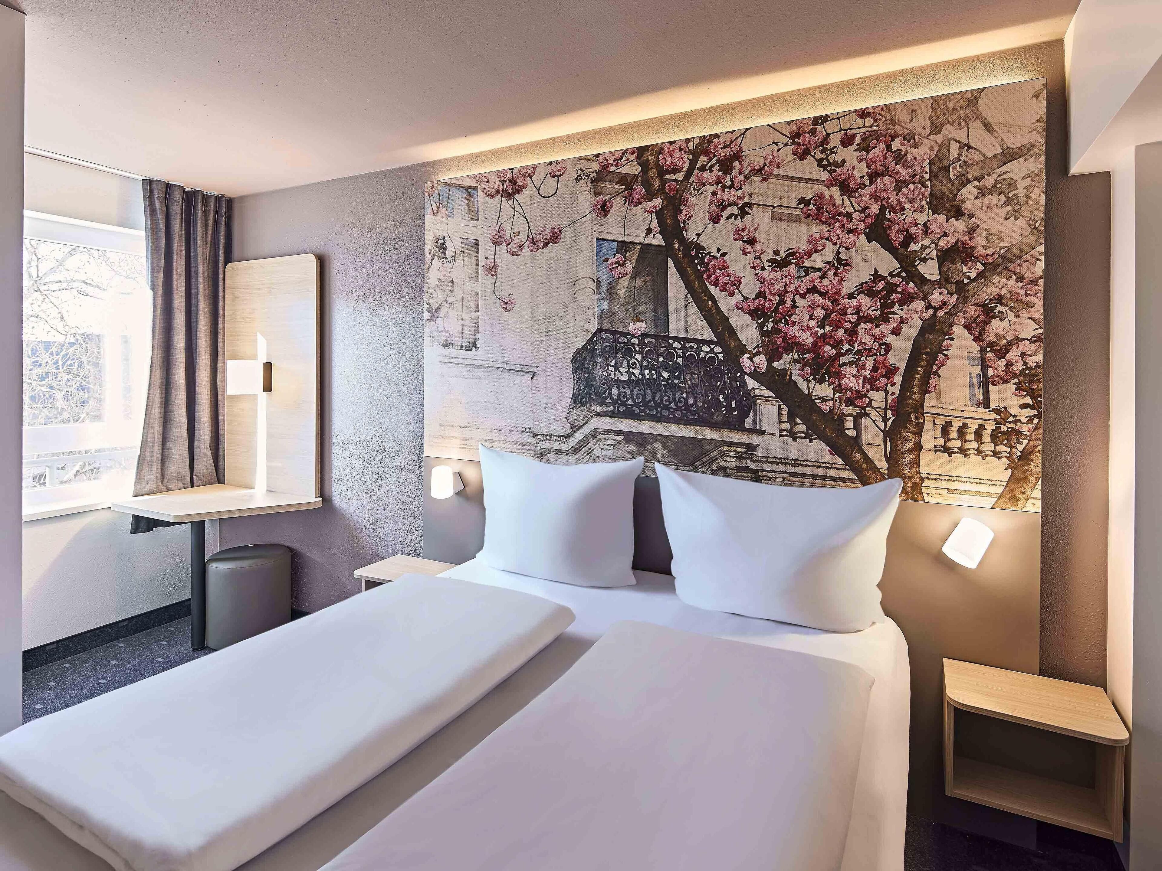 双人房 | 办公桌、遮光窗帘、隔音、免费 WiFi