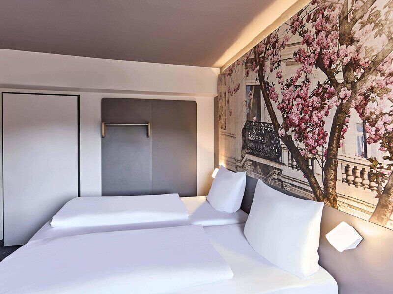 Twin Room | Desk, blackout drapes, soundproofing, WiFi (free)