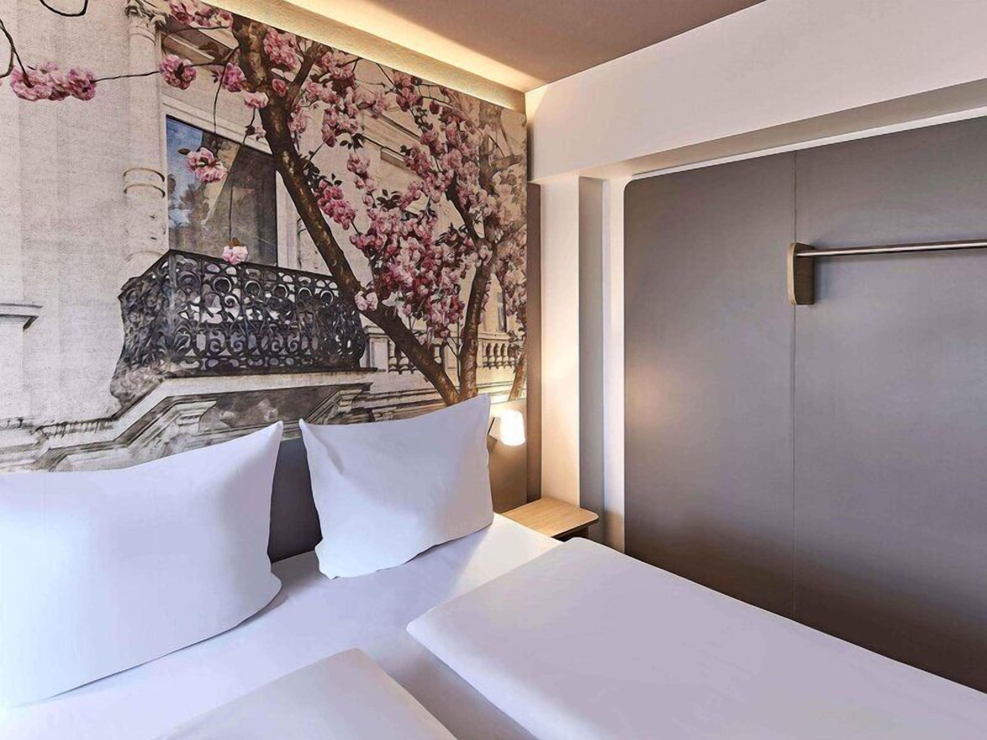 Double Room | Desk, blackout drapes, soundproofing, WiFi (free)